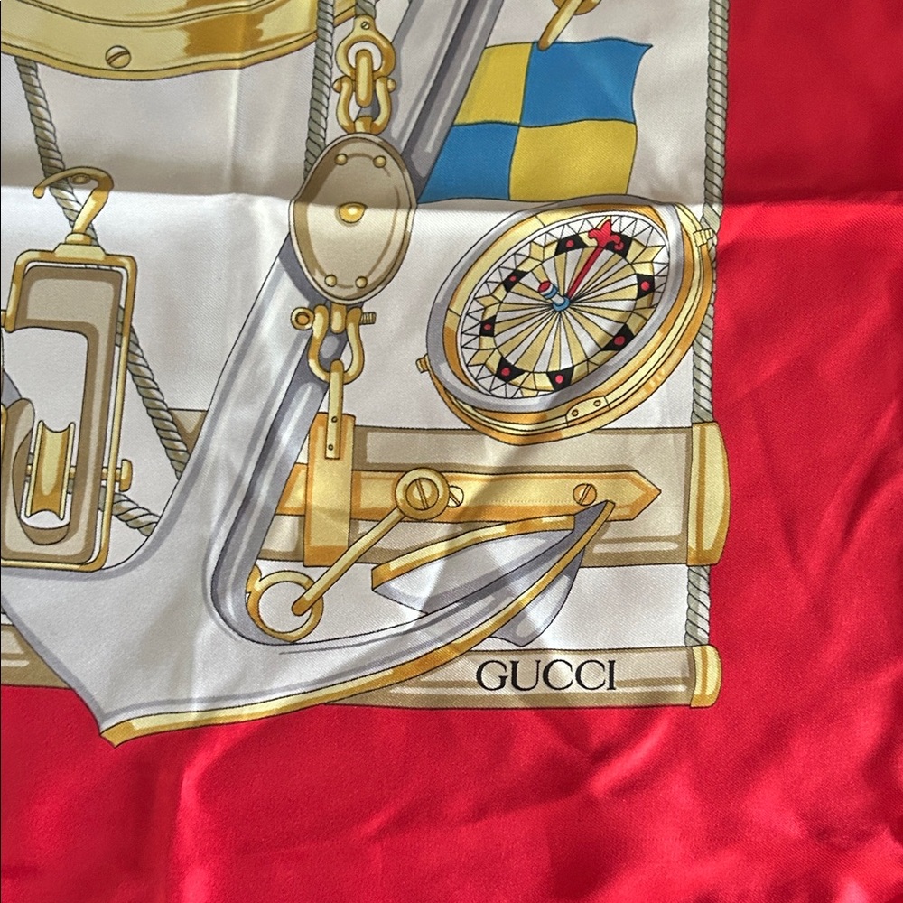 Silk NWT Gucci silk scarf